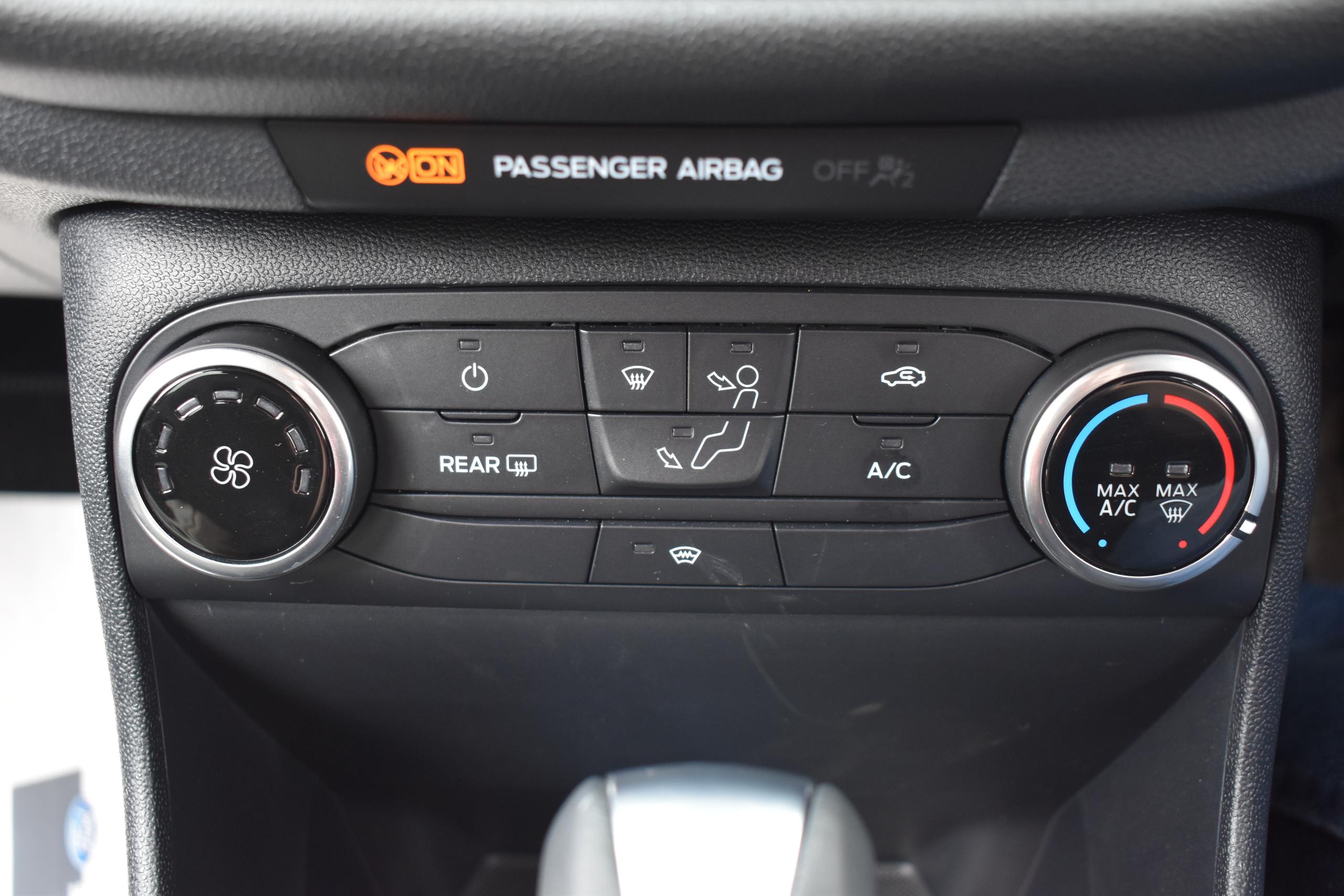 Used Ford FIESTA YH22OMM 29