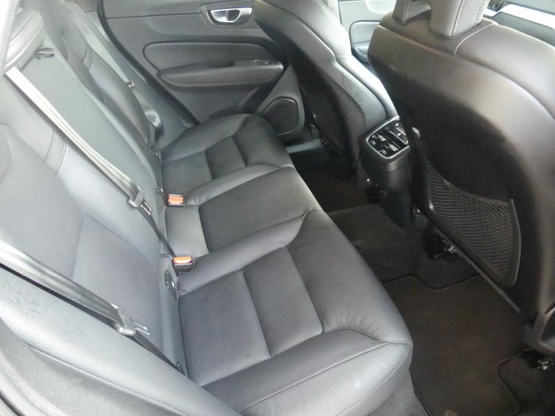 Volvo XC60 Photo 6bfaddcf-dfd9-4199-a0f3-da6efba399c5.jpg