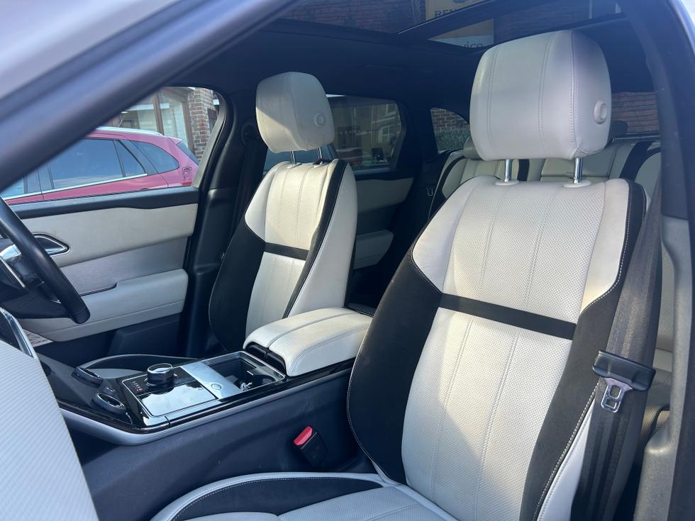 Land Rover Range Rover Velar Photo 6bfcff5b-1cdb-4dfd-b825-b88881525422.jpeg