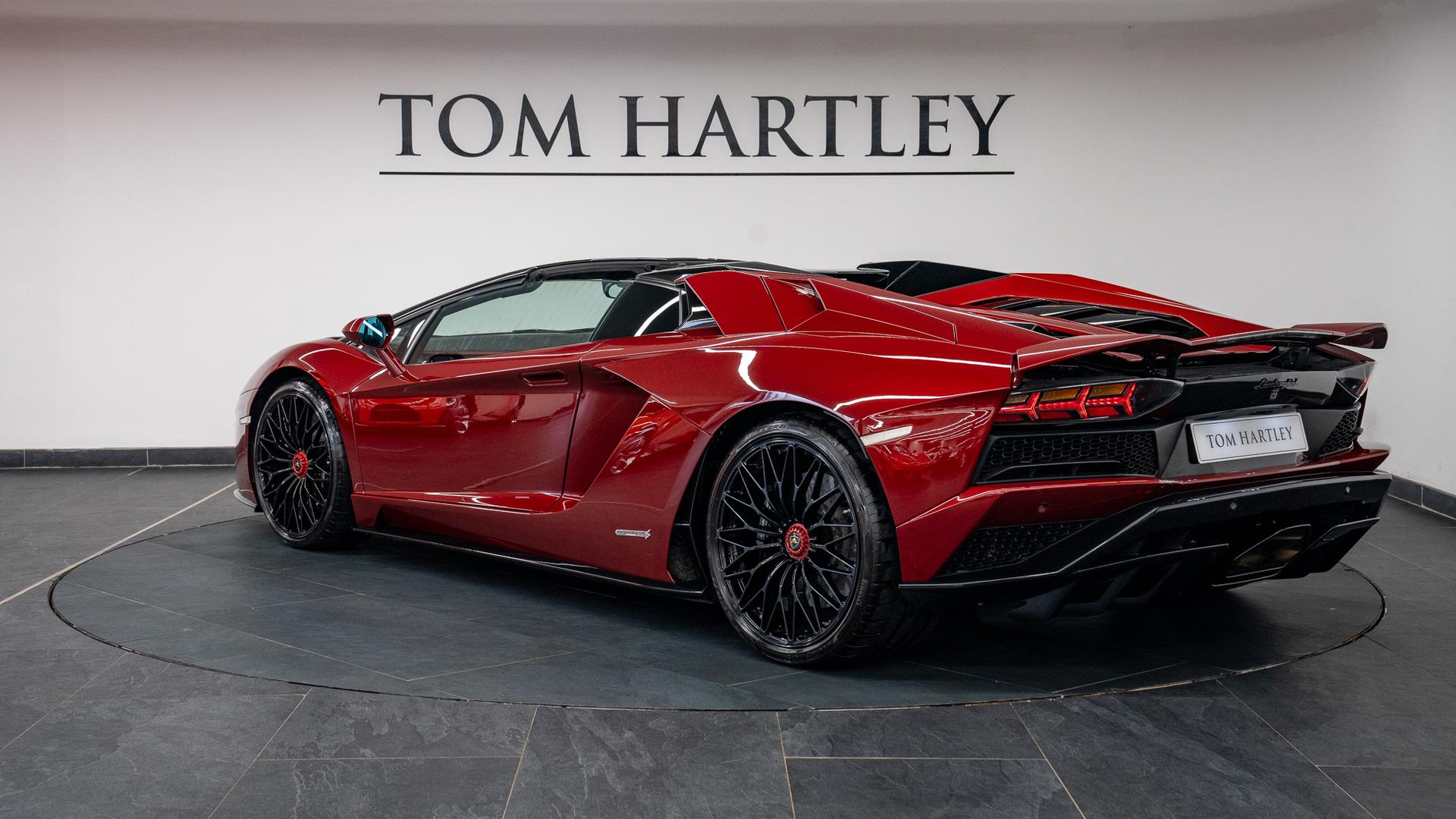 LAMBORGHINI Aventador Photo 6c3cafd1-7a52-4515-917d-c72ca8f833ef.jpg