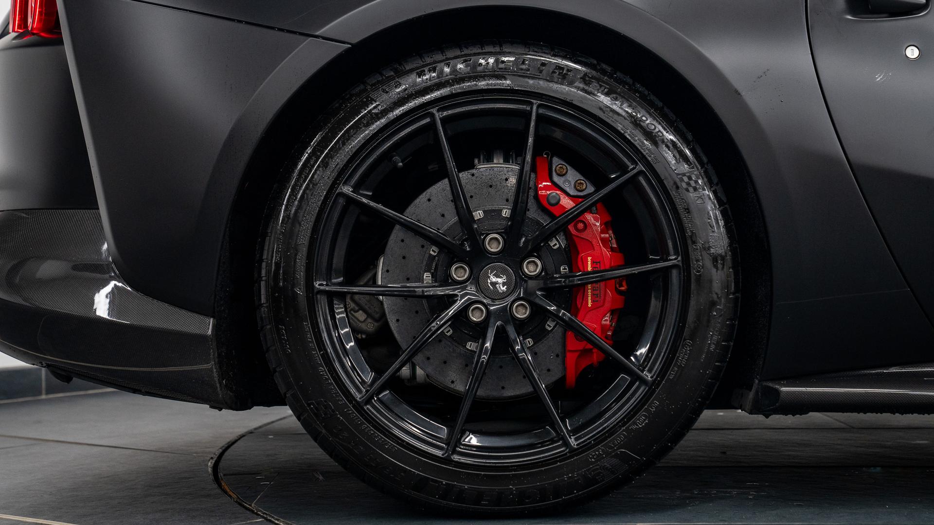 Ferrari 812 Photo 6c3e935e-c916-49f1-b707-0c502335034b.jpg