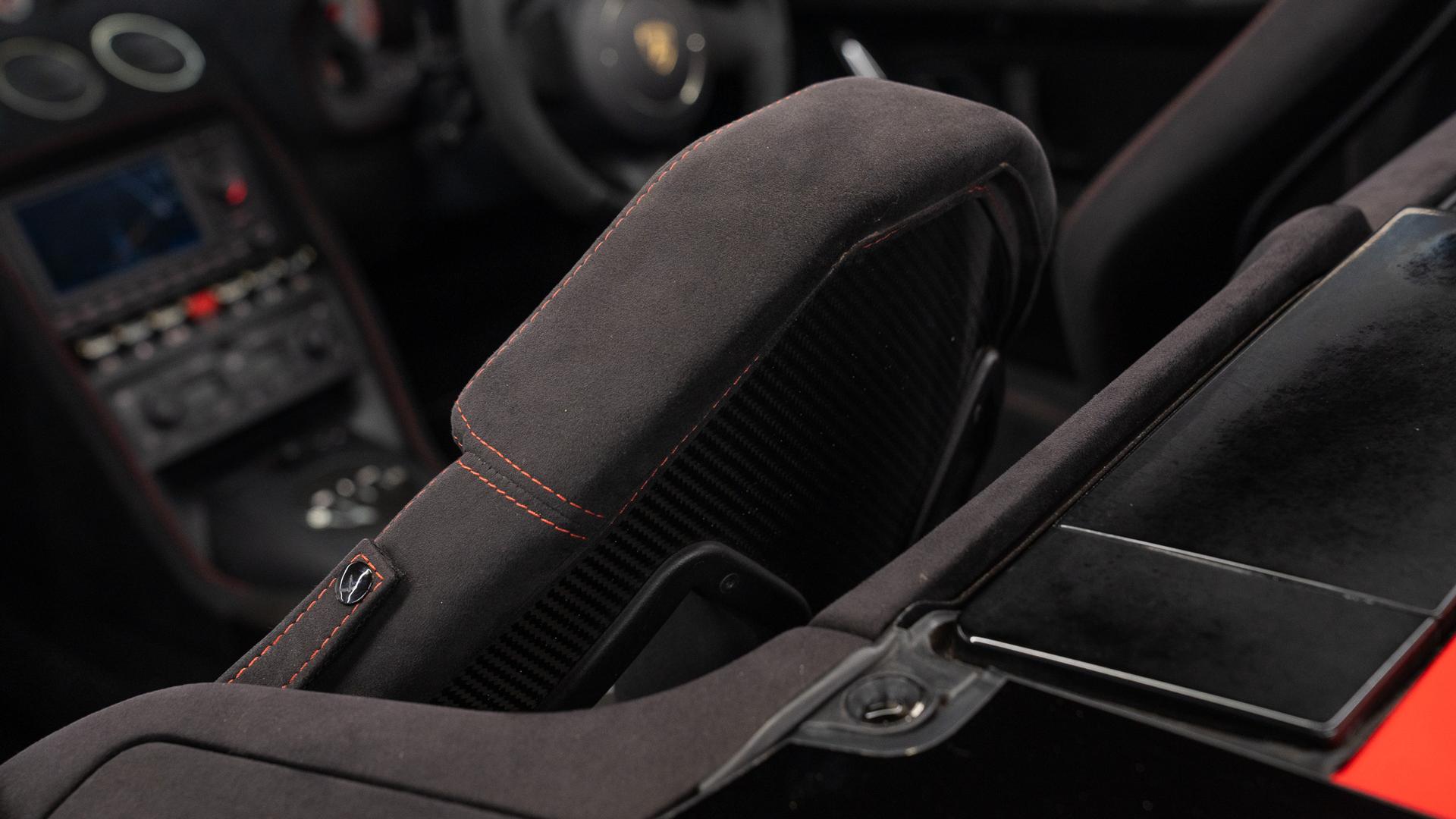 LAMBORGHINI Gallardo Photo 6c3f07be-ea4b-4e8b-a0c2-1d99bcfe8bc8.jpg