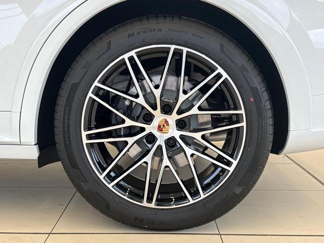 PORSCHE Cayenne Photo 26