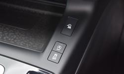 Jaguar E-PACE Photo 24