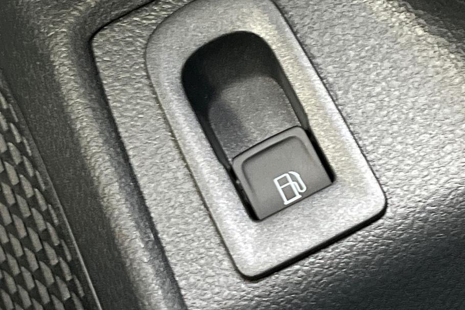 Used Ford TRANSIT CONNECT 18/N125937 24