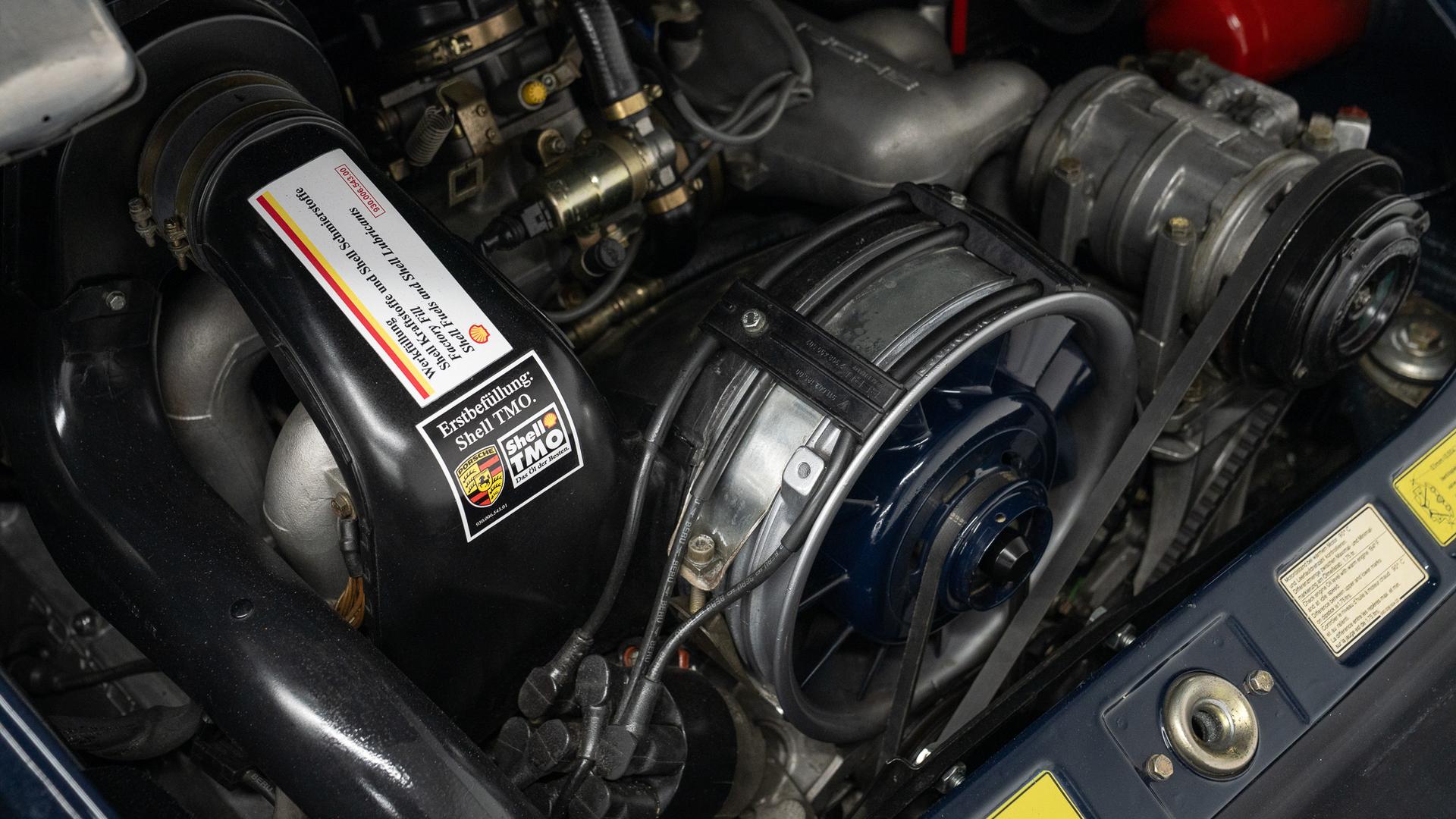 Porsche 911 Carrera Photo 6c76a1d7-dbdf-4e88-9f57-446fbcb1fc2d.jpg