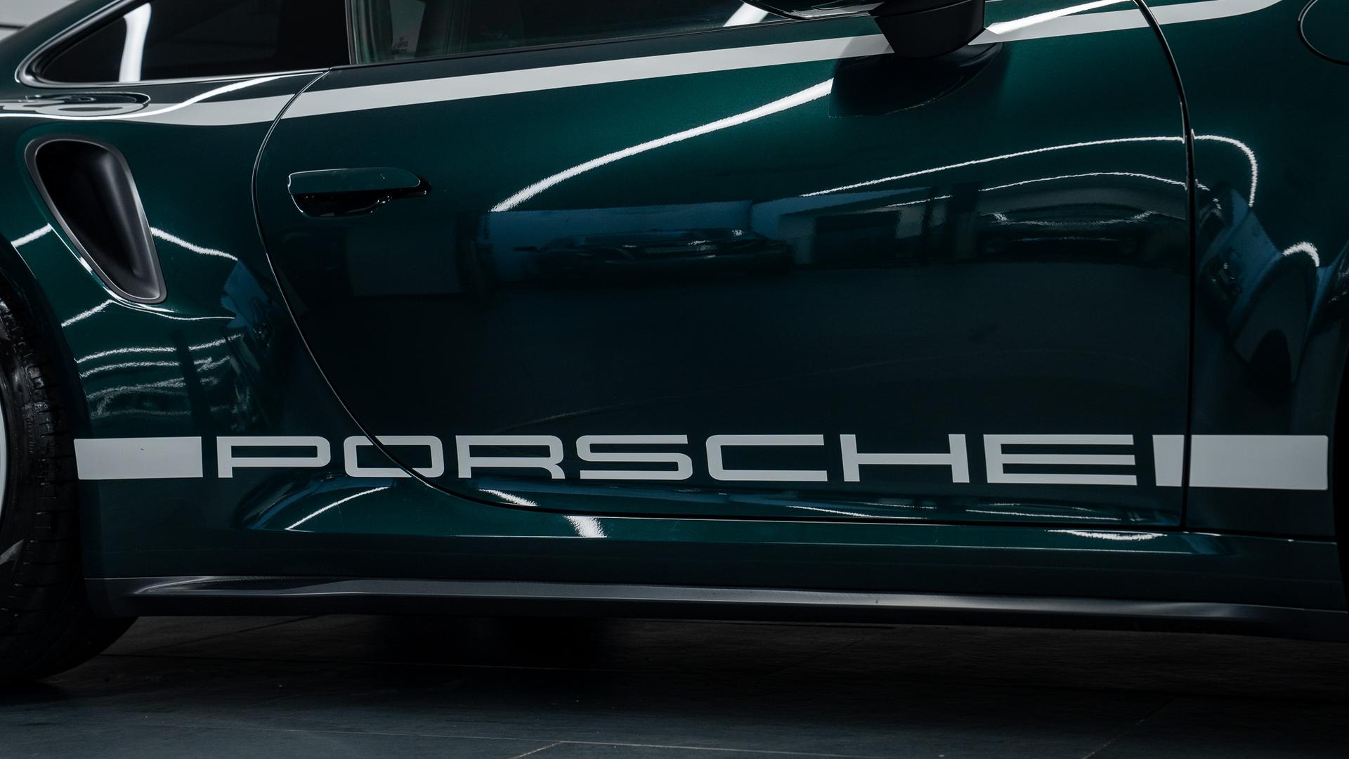 Porsche 911 Turbo S Photo 6c7d4501-27f0-4296-86ab-9eee6463201b.jpg