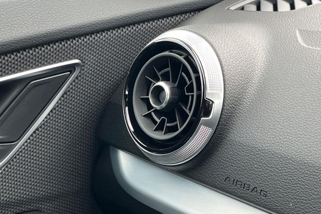 AUDI Q2 Photo 31