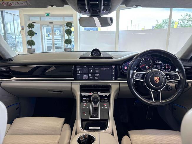 PORSCHE Panamera Photo 27