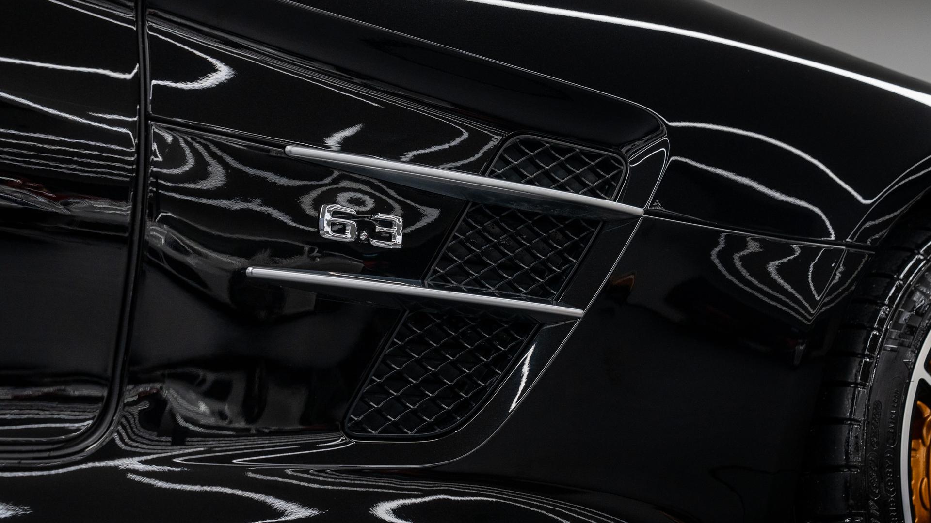 Mercedes-Benz SLS Photo 6c992999-d3f2-4b9c-96b9-d9c227ea26e0.jpg