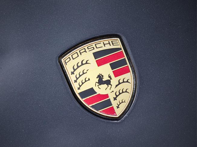 PORSCHE Taycan Photo 11