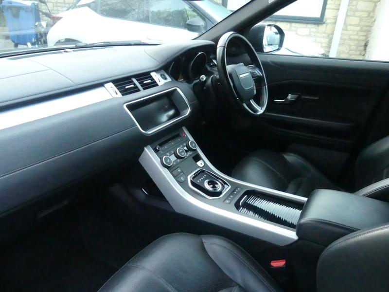Land Rover Range Rover Evoque Photo 6ca75df8-5210-437b-a63e-d070afc0d557.jpg