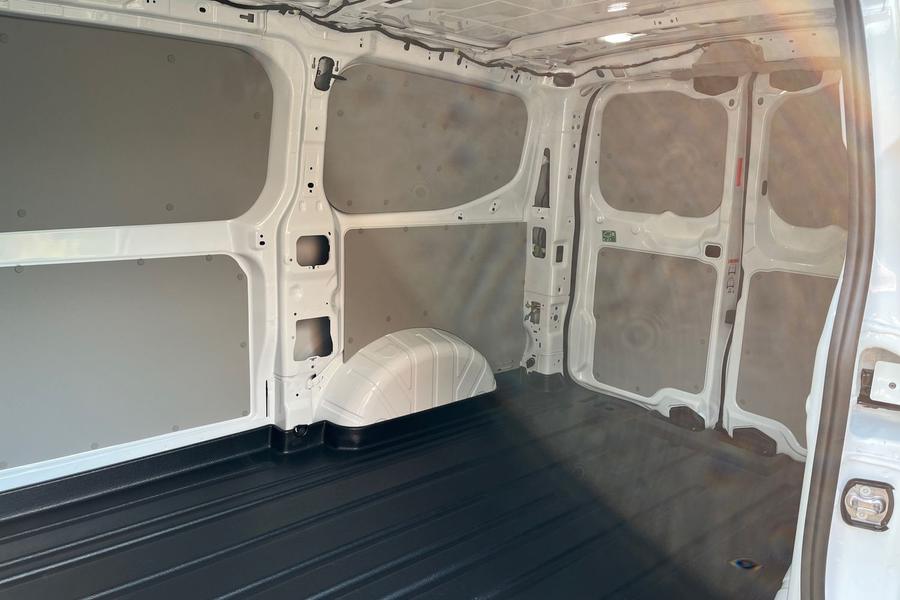 Ford E-TRANSIT CUSTOM Photo 6ca976c9-da7b-4d81-bf21-8de887c3535a.jpg