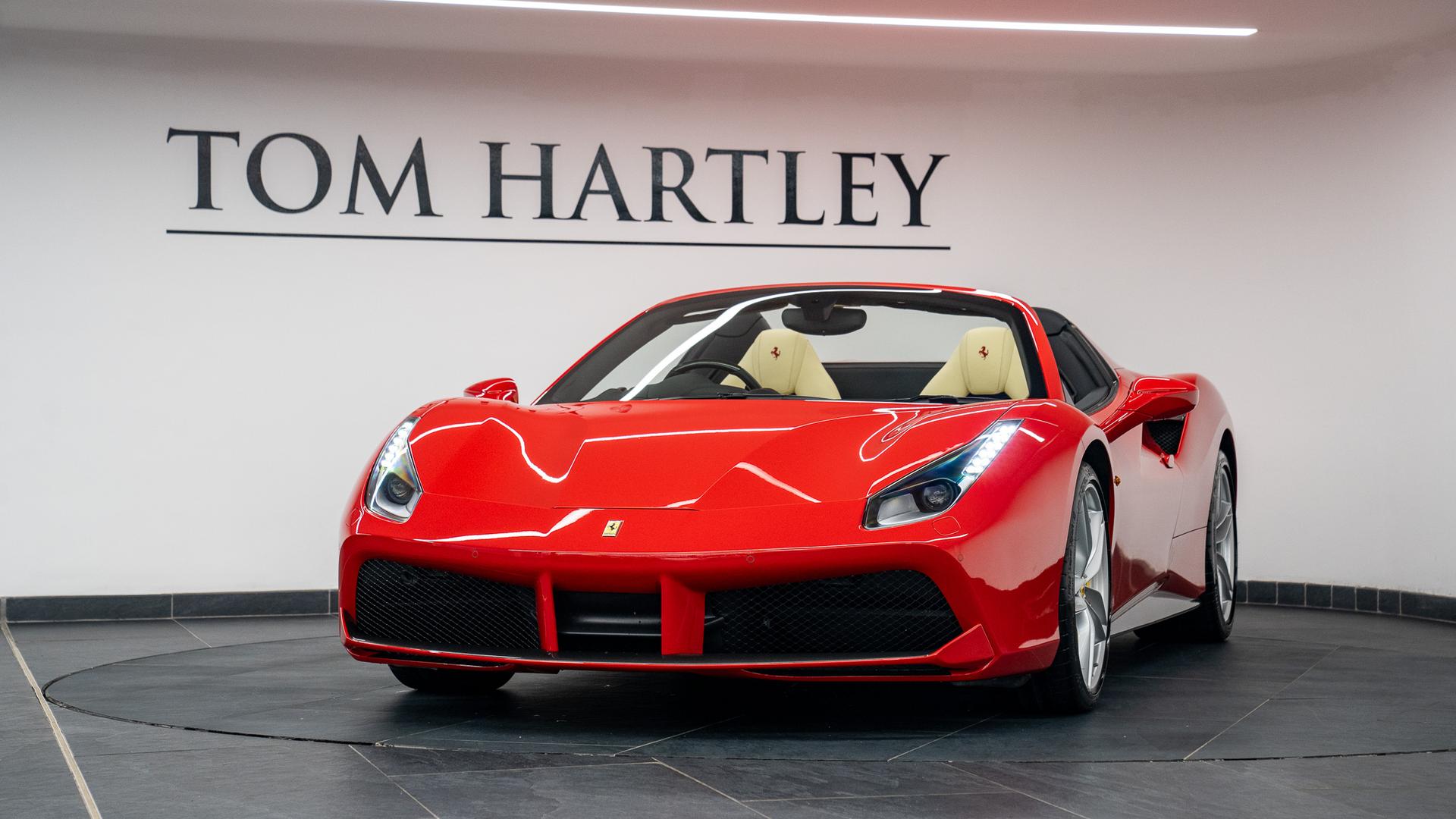 Ferrari 488 Photo 6ca99d1c-1726-4ed1-b440-ac9fefcabb39.jpg