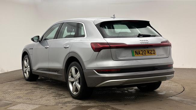 AUDI e-tron Photo 3