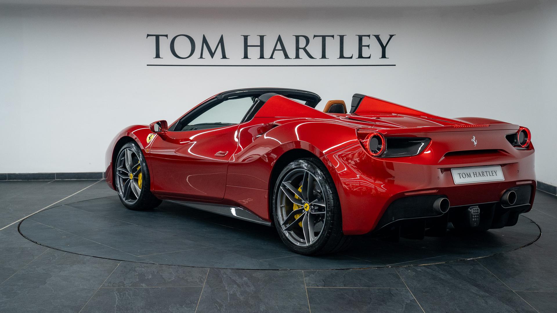 Ferrari 488 Photo 6cc2e9f9-8c50-4e44-aff9-2186f8771bb4.jpg