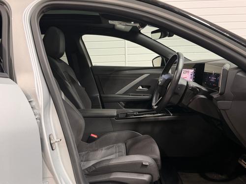 Vauxhall Astra Electric Photo 6ce68be0-715b-4cb5-92e1-72773f4b4df1.jpeg