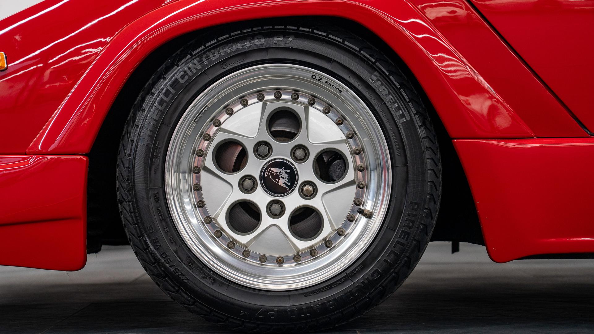 LAMBORGHINI Countach Photo 6ceab759-bd5b-463c-93b4-6572f99639fa.jpg