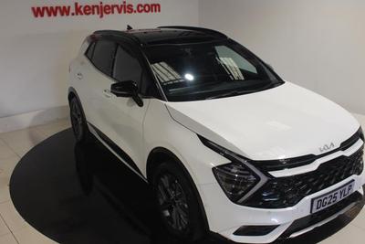 Used 2025 Kia Sportage 1.6 T-GDi HEV GT-LINE S Fusion White With Black Roof at Kia Motors UK