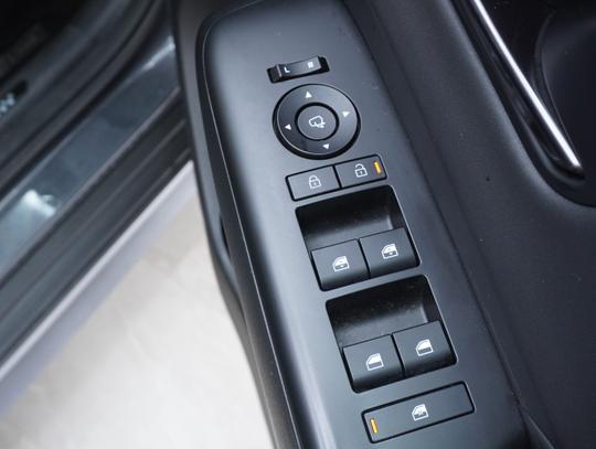 Hyundai KONA Photo 6cfc92e4-622a-4e9b-bf58-15cff8ed2d5d.jpg