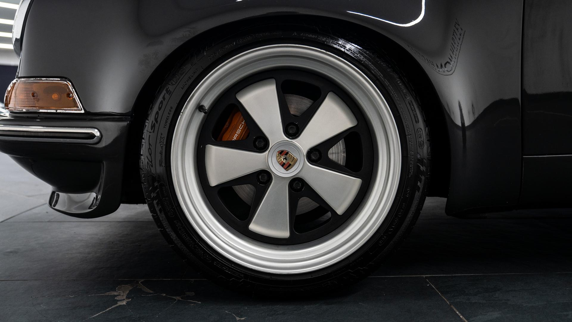 Porsche 911 Retro Works Photo 6d0a9366-6d28-41b9-a1f7-8b2ab139a075.jpg