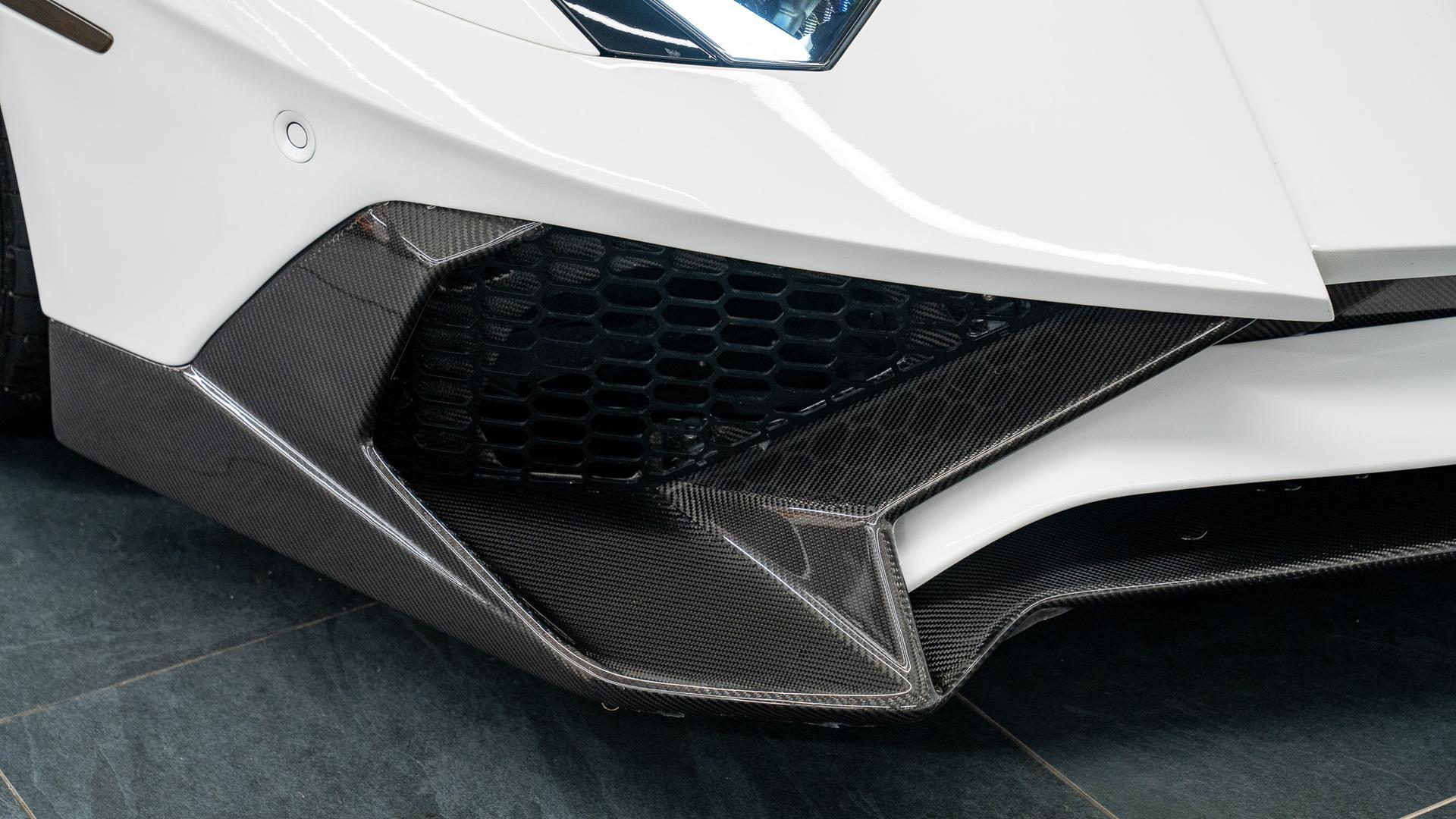LAMBORGHINI Aventador Photo 6d14d7df-2a6c-462e-8b95-cd646775ae86.jpg