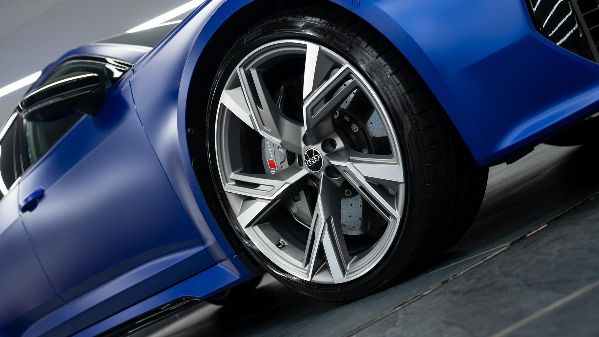 Audi RS6 Avant Photo 6d2506b8-c1e9-4eec-9156-3a6a7b09ca9d.jpg