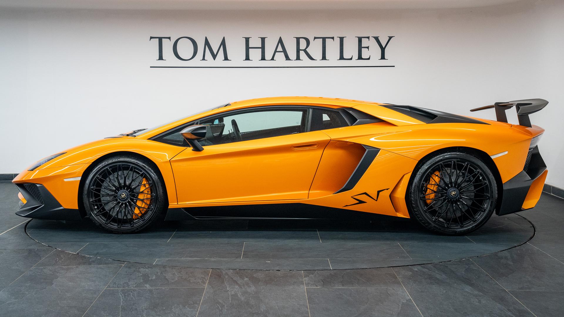LAMBORGHINI Aventador Photo 6d2adb2f-47b3-4ca8-8c9e-fa9e29c8d9c0.jpg