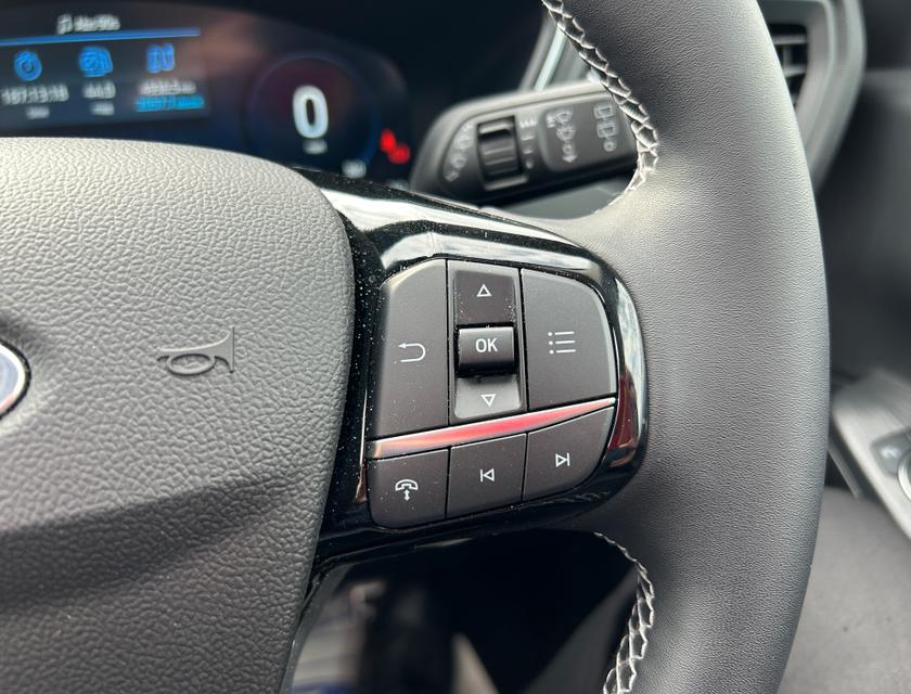 Ford Kuga Photo 6d2ca202-5555-4f96-bd1e-90316833082c.jpg