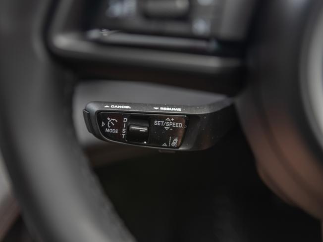 PORSCHE Taycan Photo 17