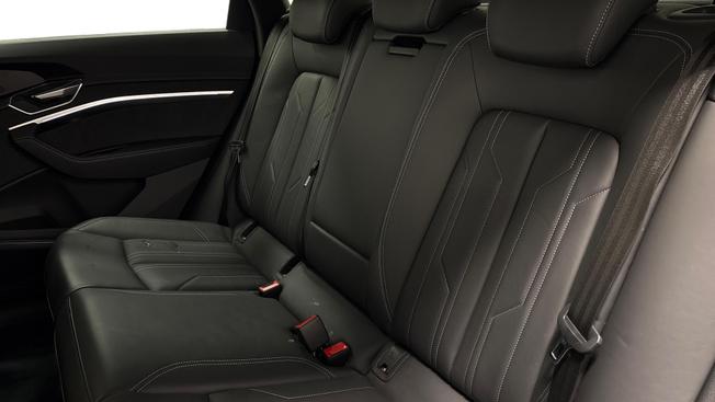 AUDI Q8 e-tron Photo 7