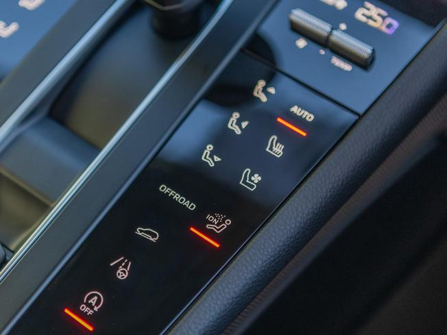 PORSCHE Macan Photo 25