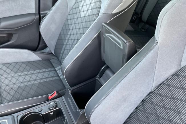 VOLKSWAGEN Golf Photo 45