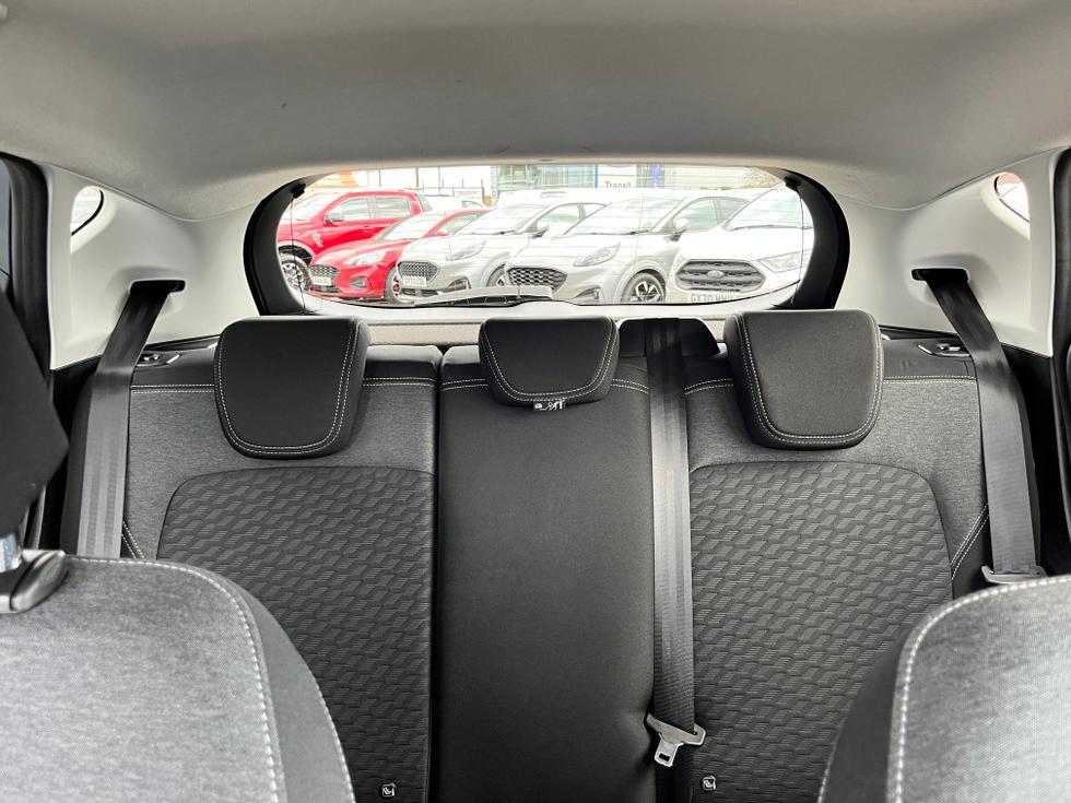 Ford Fiesta Photo 6d62fb43-d6eb-4a9f-9d3b-c2eceb00e4ef.jpg