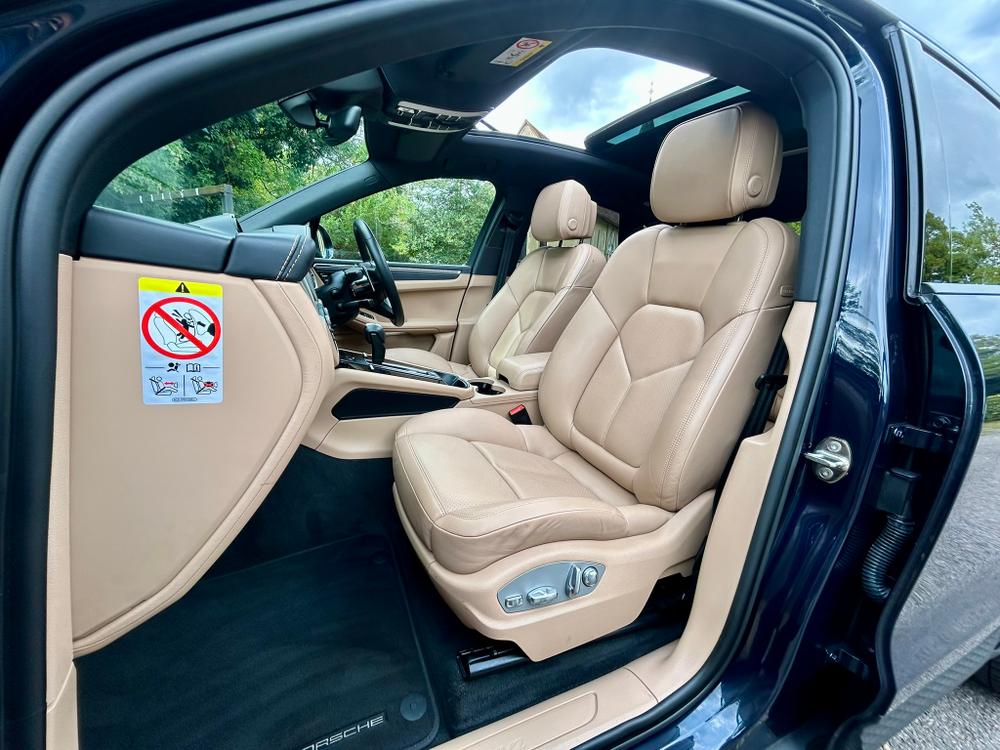 Used Porsche Macan YJ72ASM 19