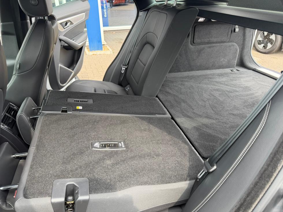 Jaguar F-PACE Photo 6d82f50e-8a46-4f11-985f-fa5c2e3963a4.JPEG