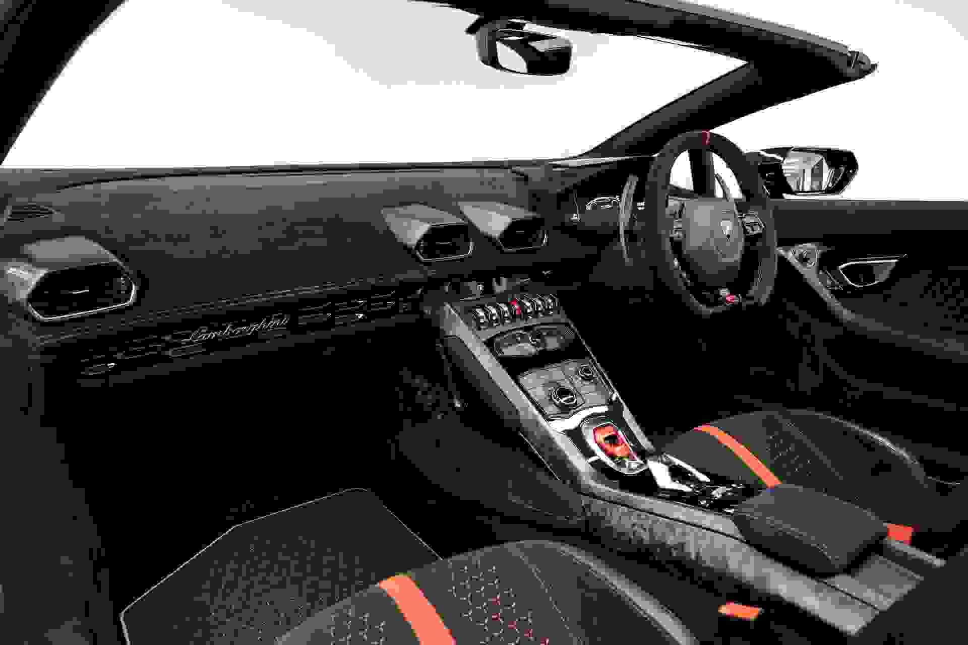 Lamborghini HURACAN Photo 6d8a8f9d-a2b1-4fe3-bade-5e6cc0d30586.jpg