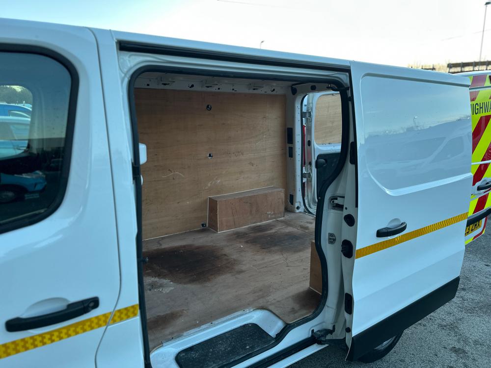 Renault Trafic Photo 6d8f843b-31e2-43f7-8705-6a9120c66d61.jpg