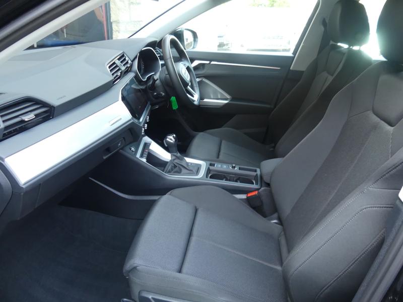 Audi Q3 Photo 6d9566a8-85a0-4a3d-adb2-b66f71438062.jpg