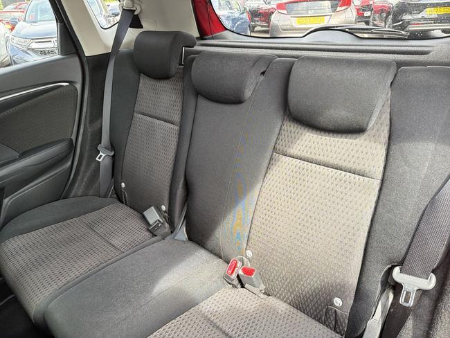 Honda Jazz Photo 6da0fbdd-1414-4563-883b-1c2c7634c9f2.jpg