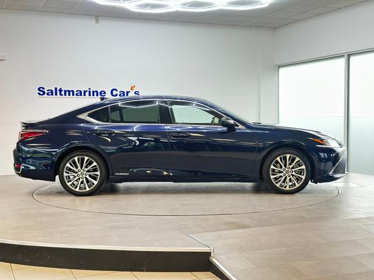 Lexus ES Photo 6da48f8a-827b-4f55-ae2b-0bccccc15def.jpg
