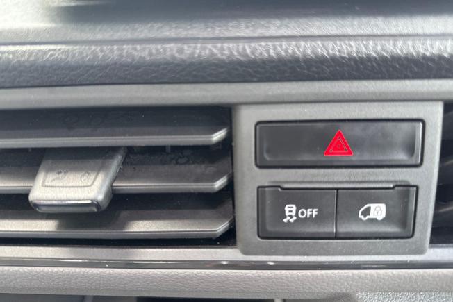 VOLKSWAGEN Crafter Photo 24