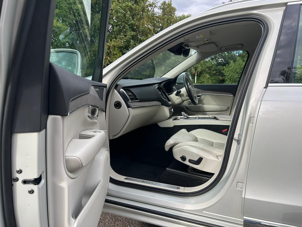 Used Volvo XC90 SD22URT 25