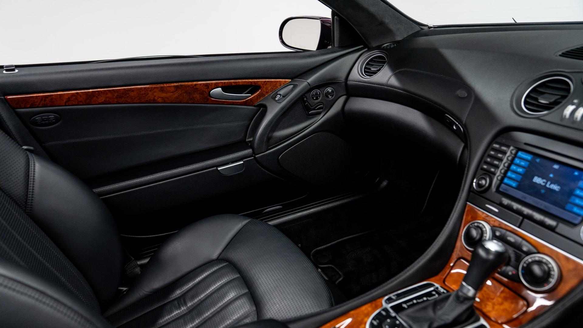 Mercedes-Benz SL65 Photo 6dc6f9e9-b8ee-42bb-a048-32a6febf1bf6.jpg