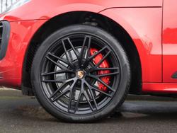 PORSCHE Macan Photo 4