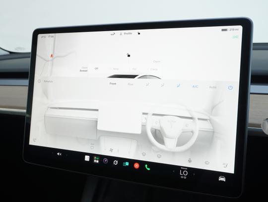 TESLA Model 3 Photo 6e01a81b-ac98-475c-9998-9b05ef5a67d2.jpg