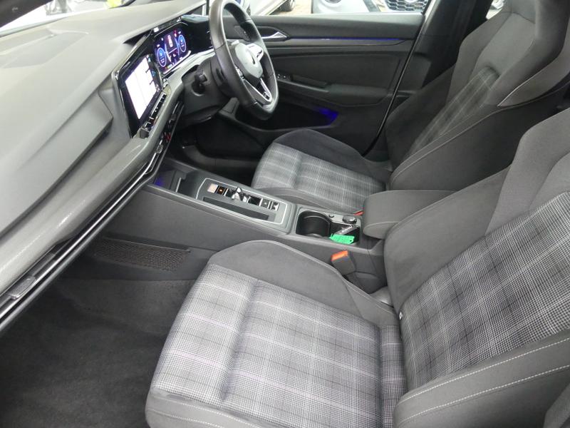 Volkswagen Golf Photo 6e12f10f-4b71-479b-9e17-192741e82d3e.jpg