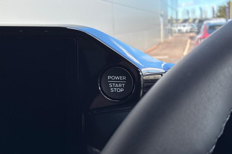 Ford TRANSIT CUSTOM Photo 6e15aef6-4b6d-4322-9675-c03c6dca0326.jpg