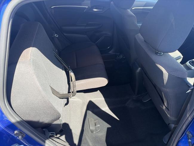 Honda Jazz Photo 6e260e26-4ec6-46fa-8a8b-b6887c426d69.jpg