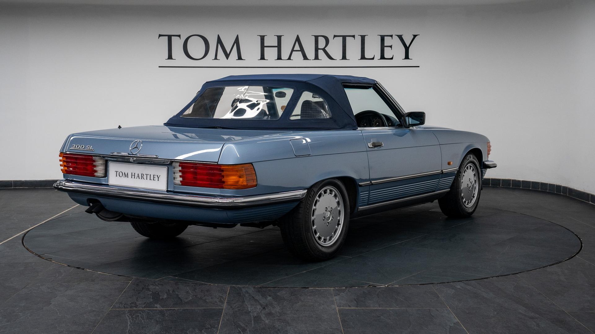Mercedes-Benz 300 Photo 6e37a078-9d56-475f-9ecd-221b5fbfdcfd.jpg